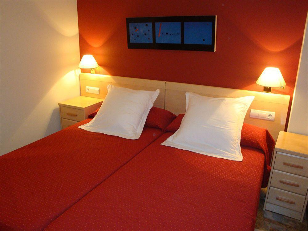 Apartamentos Plaza Picasso Valencia Luaran gambar