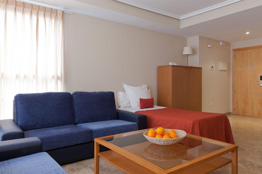 Apartamentos Plaza Picasso Valencia Luaran gambar