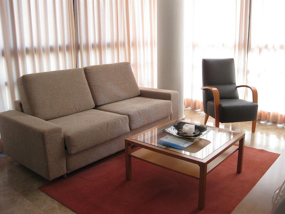 Apartamentos Plaza Picasso Valencia Luaran gambar