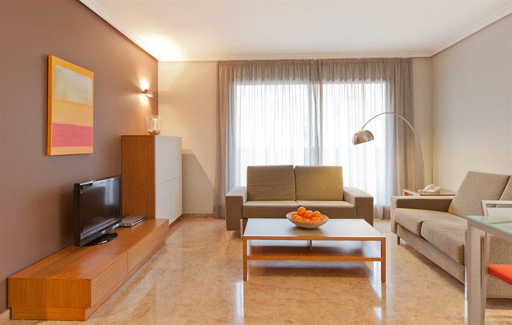 Apartamentos Plaza Picasso Valencia Luaran gambar
