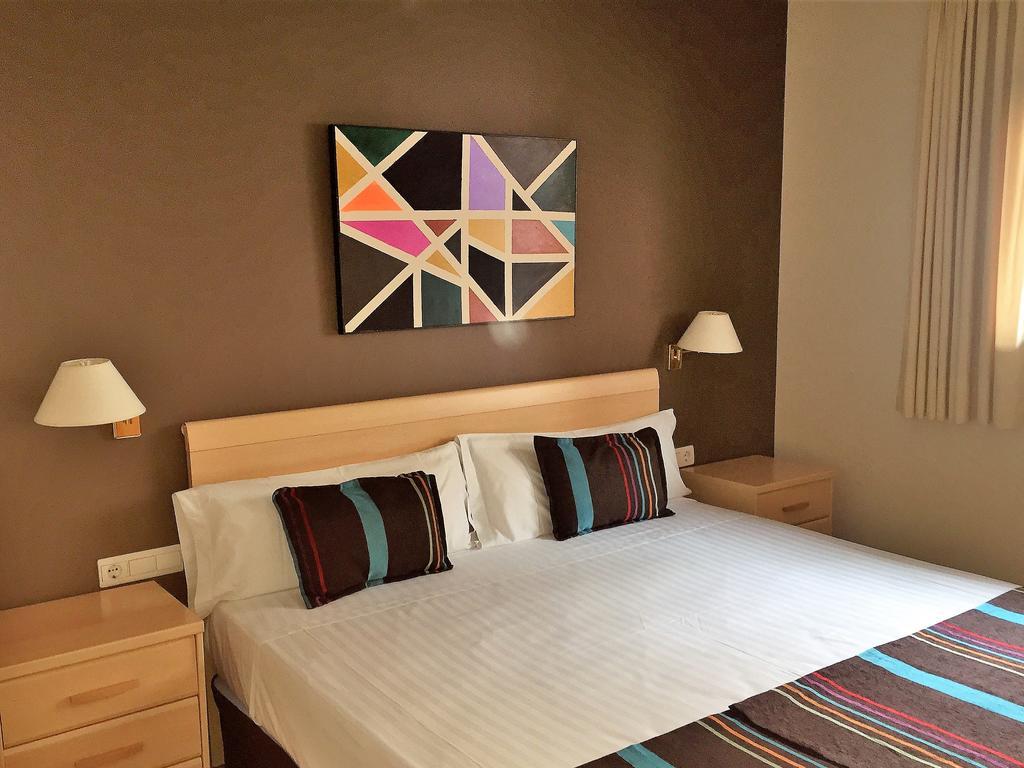 Apartamentos Plaza Picasso Valencia Luaran gambar