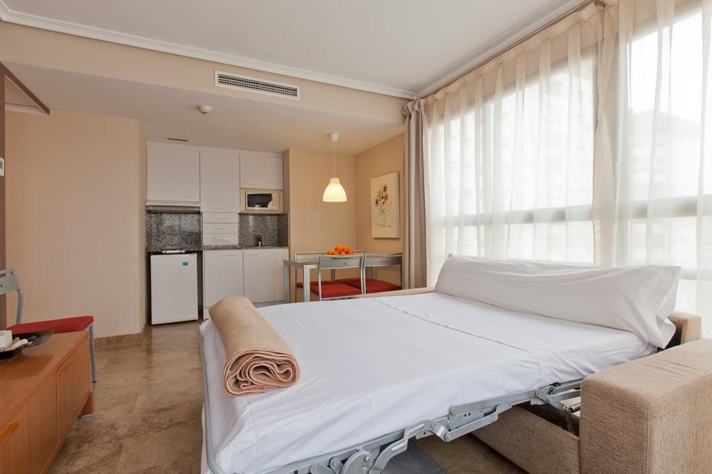 Apartamentos Plaza Picasso Valencia Luaran gambar