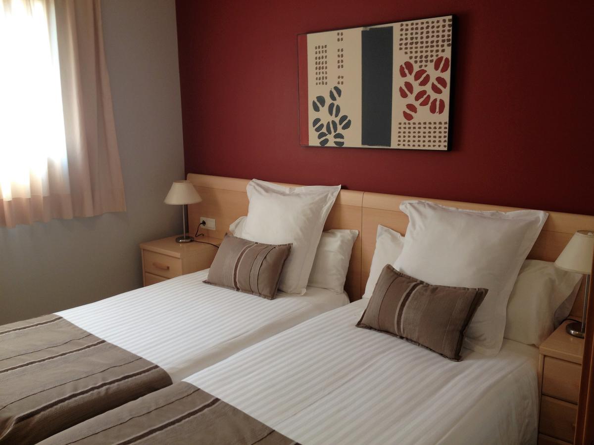 Apartamentos Plaza Picasso Valencia Luaran gambar