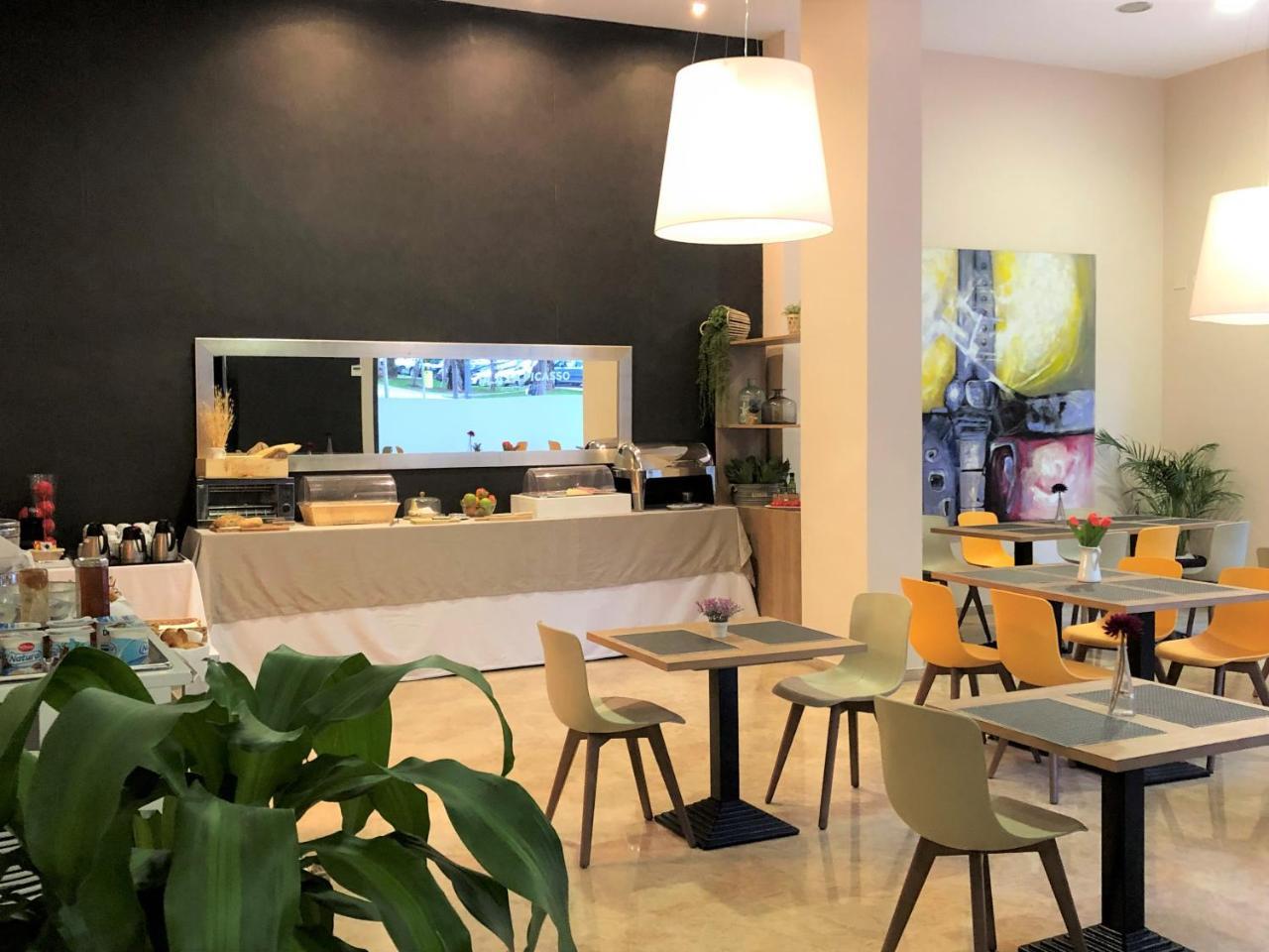 Apartamentos Plaza Picasso Valencia Luaran gambar