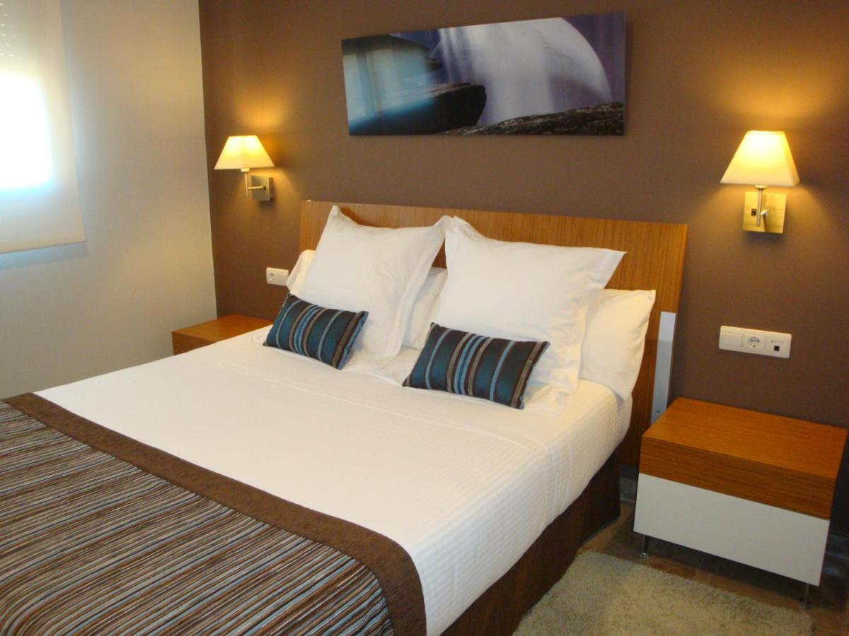 Apartamentos Plaza Picasso Valencia Luaran gambar